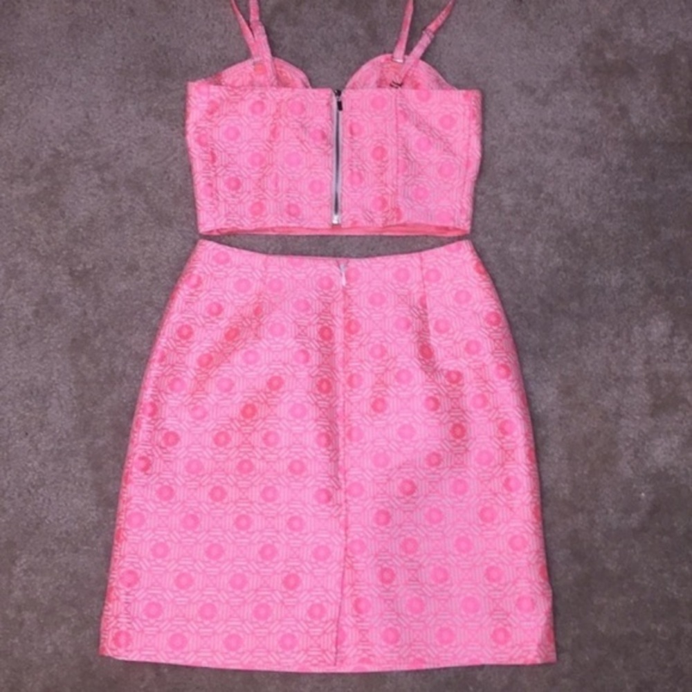 Gianni Bini 2-Piece Floral Neon Pink Pencil Skirt & Adjustable Top Set Size 0 — image 4 of 8